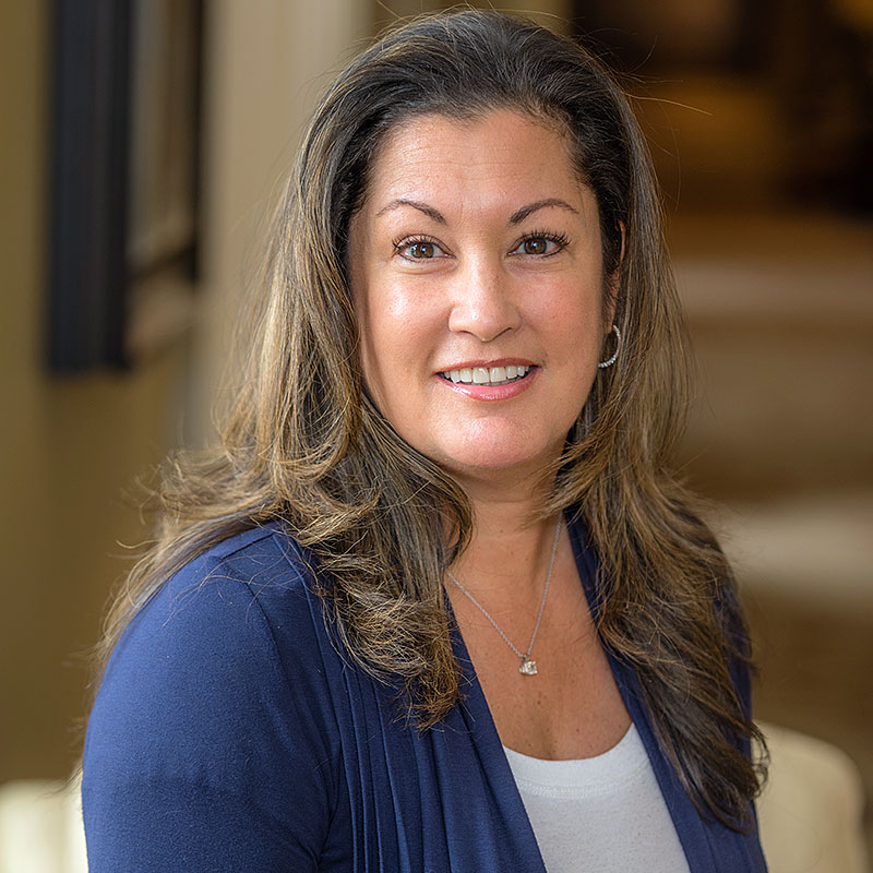 Anita Voltz headshot