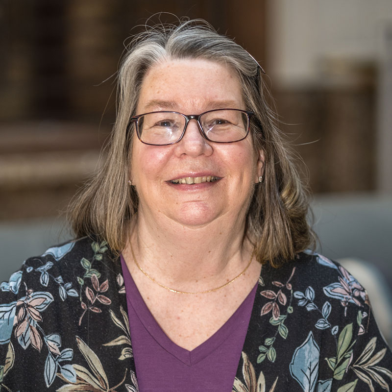 Lynn McElhaney headshot